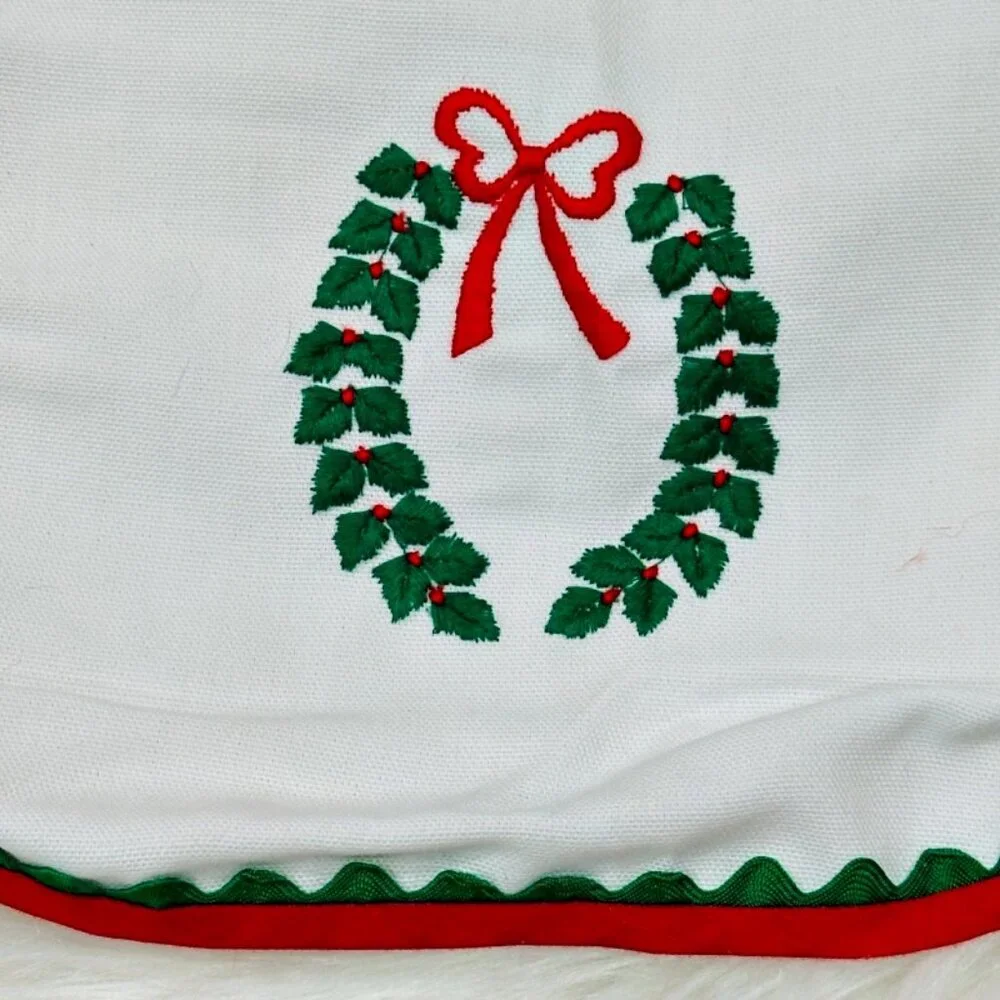 Vintage Christmas Baby Bibs Set of 2 White Red Green Bird Holly Patchwork Unltd